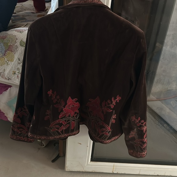 A jacket - Picture 2 of 2